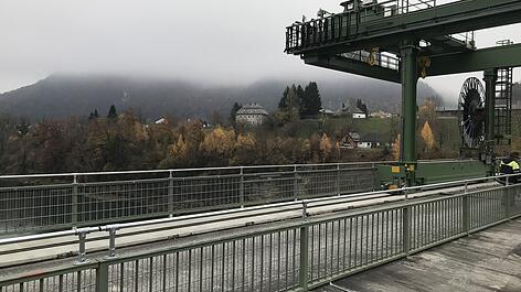 1,2 Millionen Euro für Reparatur Wehrbrücke für Autos gesperrt