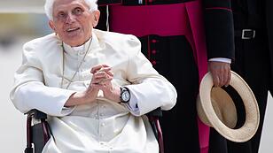 Emeritierter Papst Benedikt XVI. sehnt "Jenseits" herbei